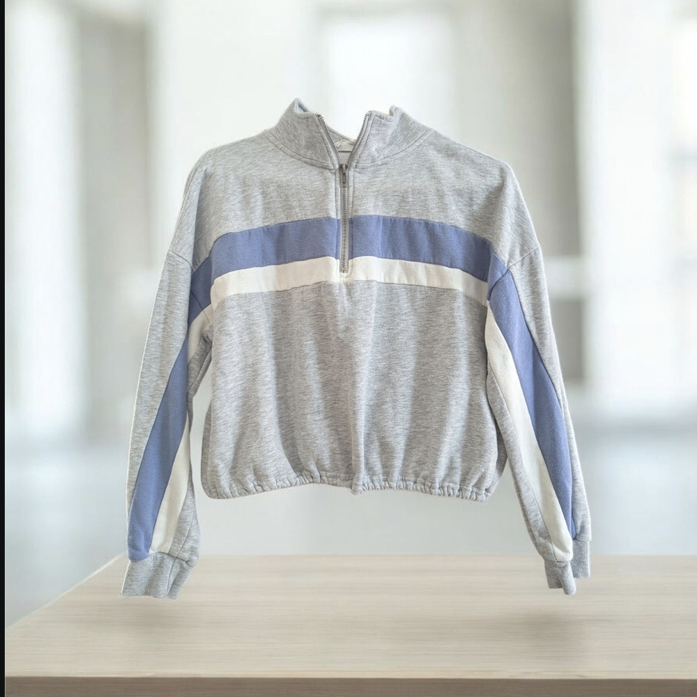 Casual Gray and Blue Women's Crop Top